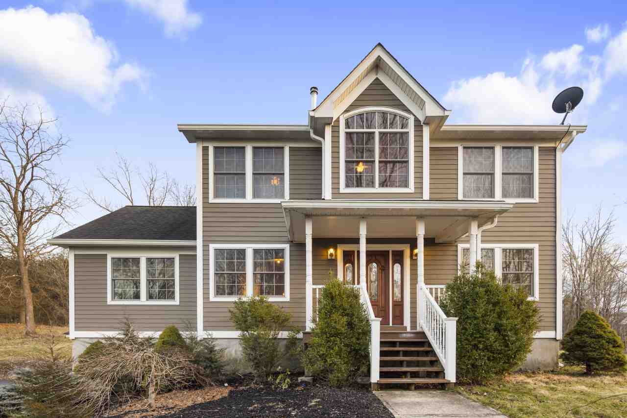 Spacious Chalet Villa at Washingtonville NY