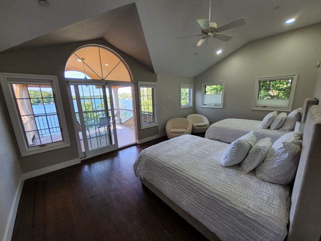 Ador Lago Mansion