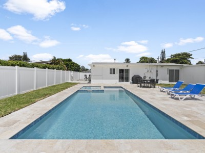 Newly Renovated Modern Home! 3BR/2