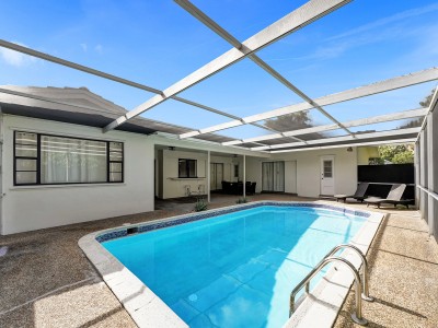 Strictly Kosher 6 bdr 3bath Heated Pool