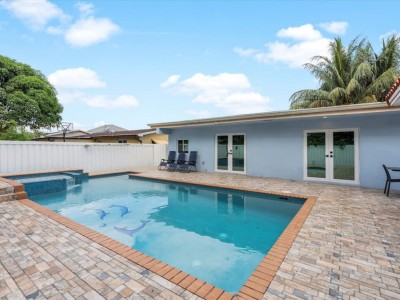 6820 · Modern 4/2 -HEATED POOL. GRILL.