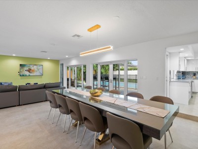 Emerald Hills Luxurious 5 Bdr 2Ba Home with Pool