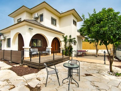 Strictly Kosher in Yavne'el