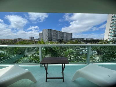 Amazing 2 Bedroom apt in Hollywood