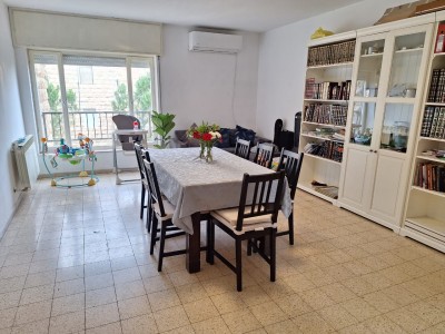 Kosher Apartment in French Hill