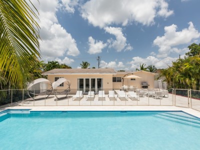 Gorgeous 6bedr villa NMB