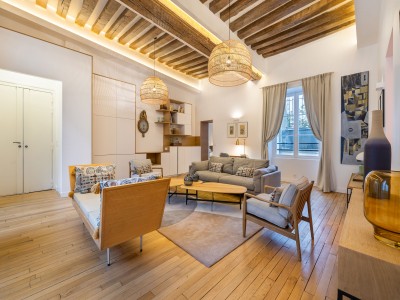 Luxurious 2-Bedroom Apartment with Courtyard View
