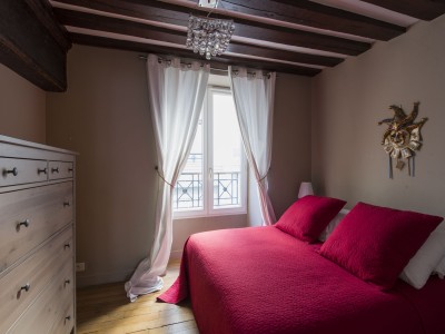 2-Bedroom Duplex Apt Near Eiffel Tower