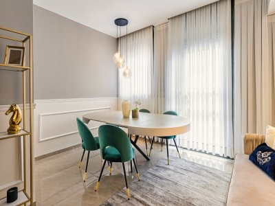 Wow (Just wow.) Stylish 2 bedroom apartment
