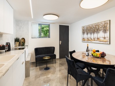 Dazzling Dira 3 bedroom apartment