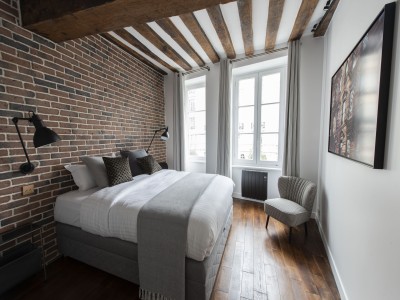 Stylish 2-Bedroom Apartment with Elevator