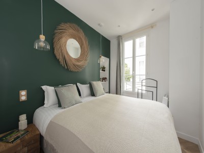 Stylish 75m² Apartment with Jungle Chic Decor