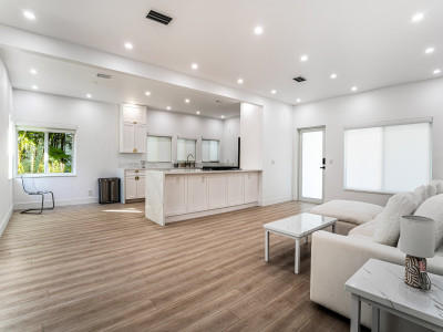 Fully Glatt Kosher 3BR Villa w Heated Pool