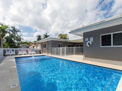 Hollywood Lakes Kosher Villa