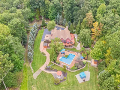 Hudson Valley Hideaway – 10BR w/ Pool & Hot Tu