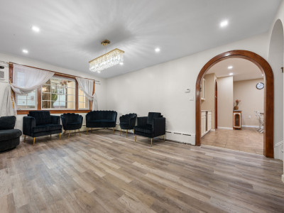 Strictly Kosher in Woodridge